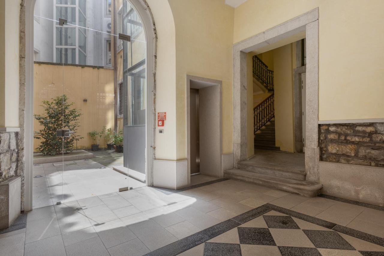 Suite Saba, Stile E Parcheggio In Centro A Trieszt Kültér fotó