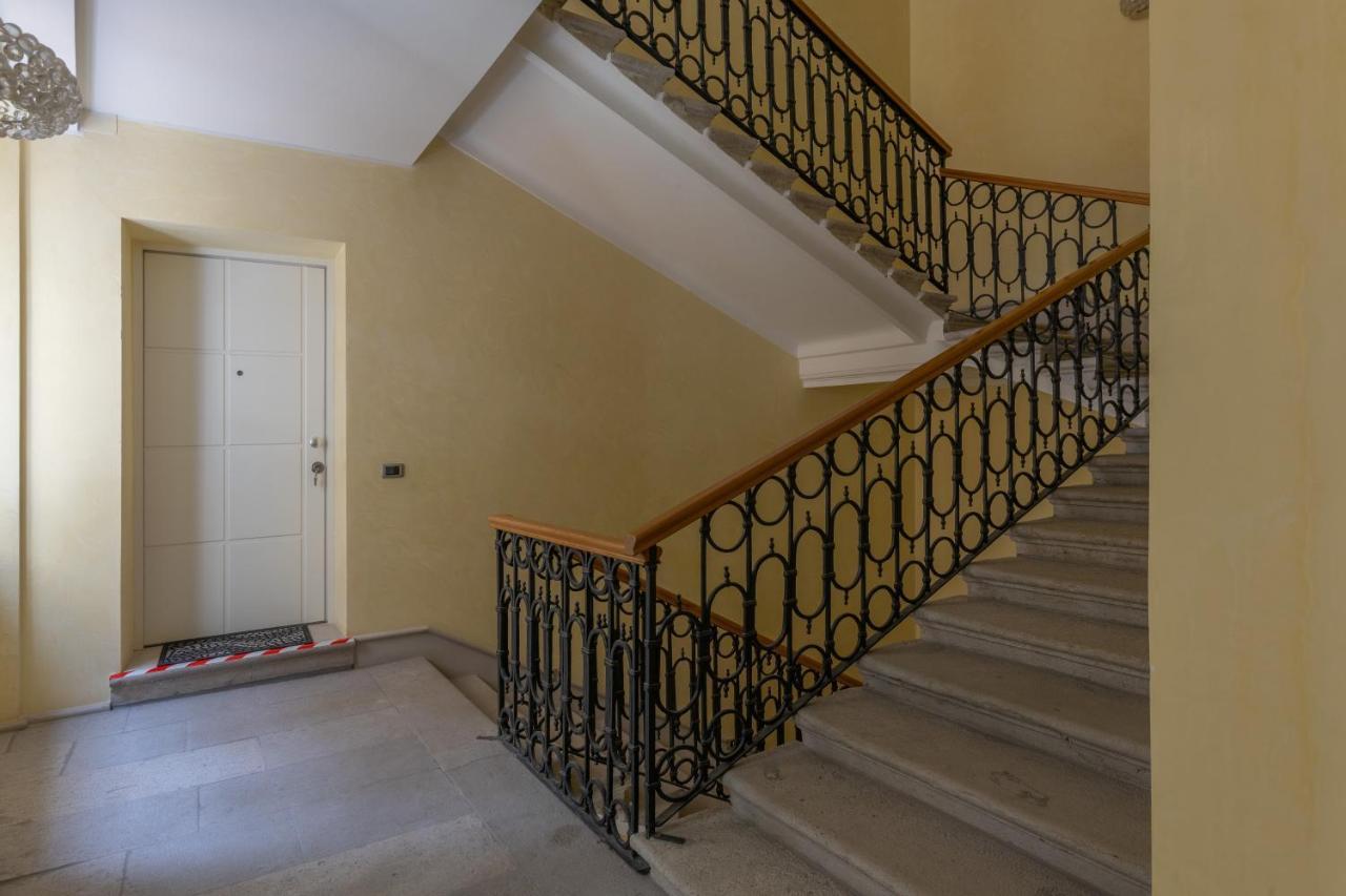 Suite Saba, Stile E Parcheggio In Centro A Trieszt Kültér fotó