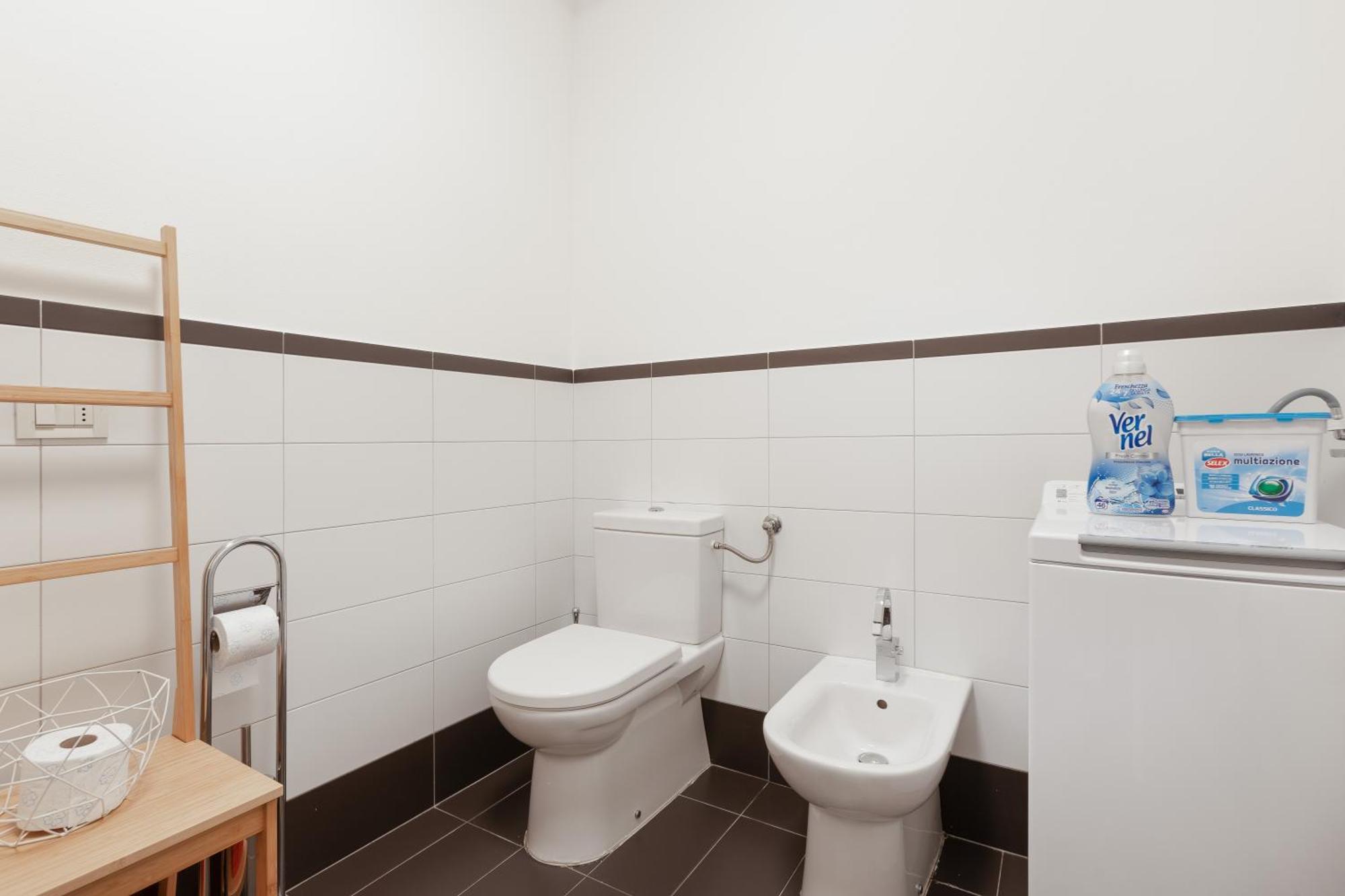 Suite Saba, Stile E Parcheggio In Centro A Trieszt Kültér fotó